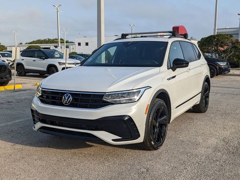 Certified 2023 Volkswagen Tiguan SE R-Line image 2
