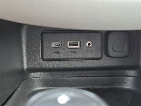 Used 2021 Chevrolet Equinox LT FWD image 32