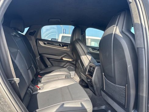 Used 2024 Porsche Cayenne Turbo GT image 21