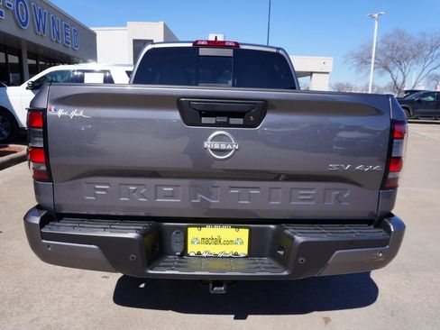 Used 2024 Nissan Frontier SV w/ SV Convenience Package image 5