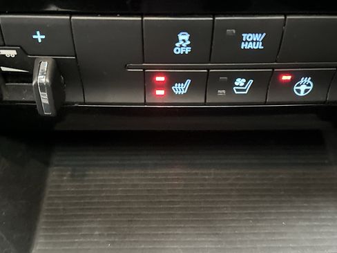 Used 2016 RAM 1500 Sport AWD/4WD image 40