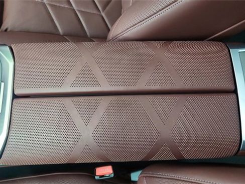 Used 2025 BMW i7 eDrive50 image 55