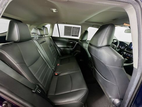 Used 2019 Toyota RAV4 XLE Premium FWD image 25