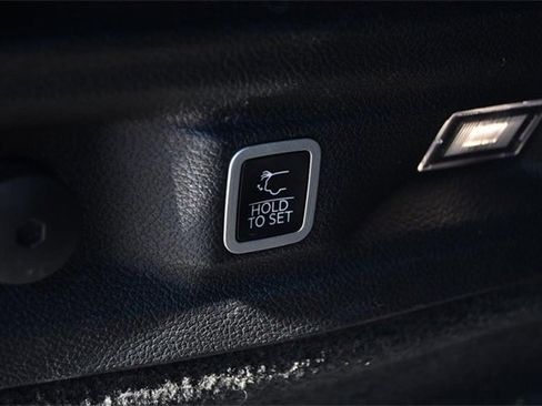 Used 2021 Jeep Grand Cherokee L Overland w/ Luxury Tech Group IV image 31