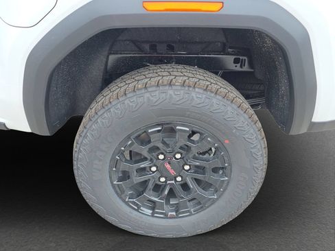 New 2026 GMC Canyon Elevation RWD image 5