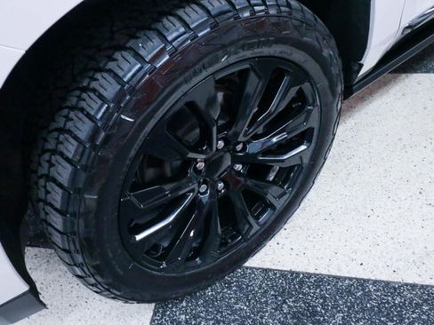 Used 2022 GMC Yukon XL Denali RWD image 45