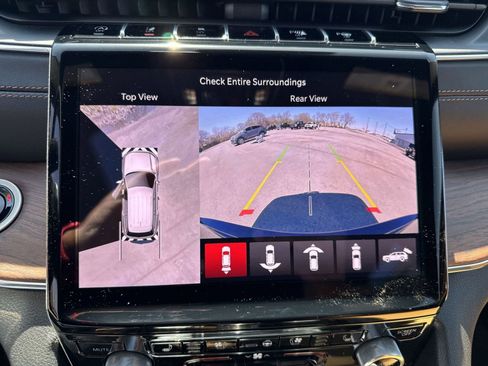 New 2025 Jeep Grand Cherokee Summit w/ Luxury Tech Group V image 24