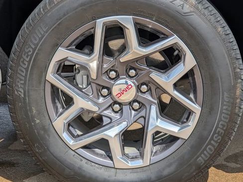 Used 2024 GMC Sierra 1500 SLT AWD/4WD image 11