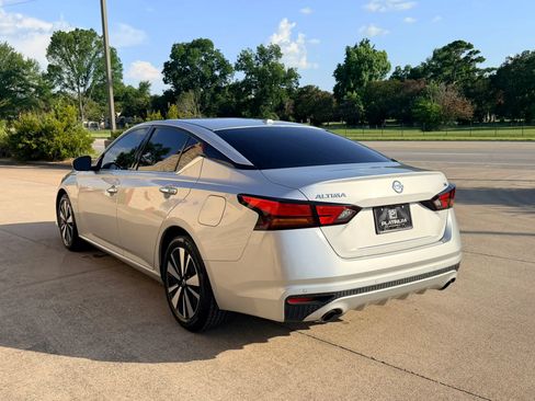 Used 2019 Nissan Altima 2.5 SL FWD image 3
