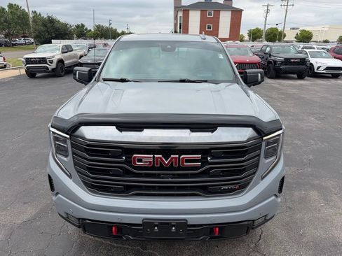 Used 2024 GMC Sierra 1500 AT4 w/ Technology Package AWD/4WD image 11