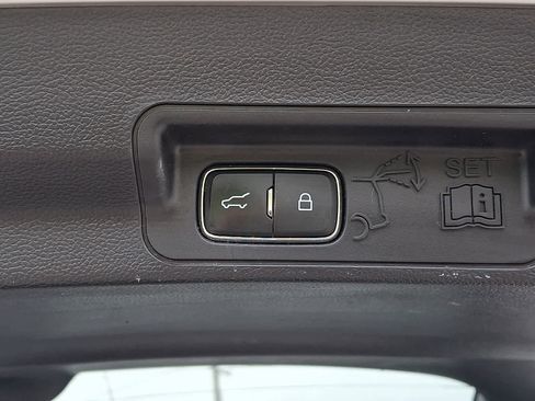 Used 2021 Ford Explorer XLT w/ Equipment Group 202A AWD/4WD image 32