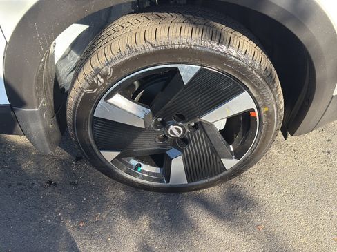 New 2026 Nissan Kicks SR w/ SR Premium Package image 9