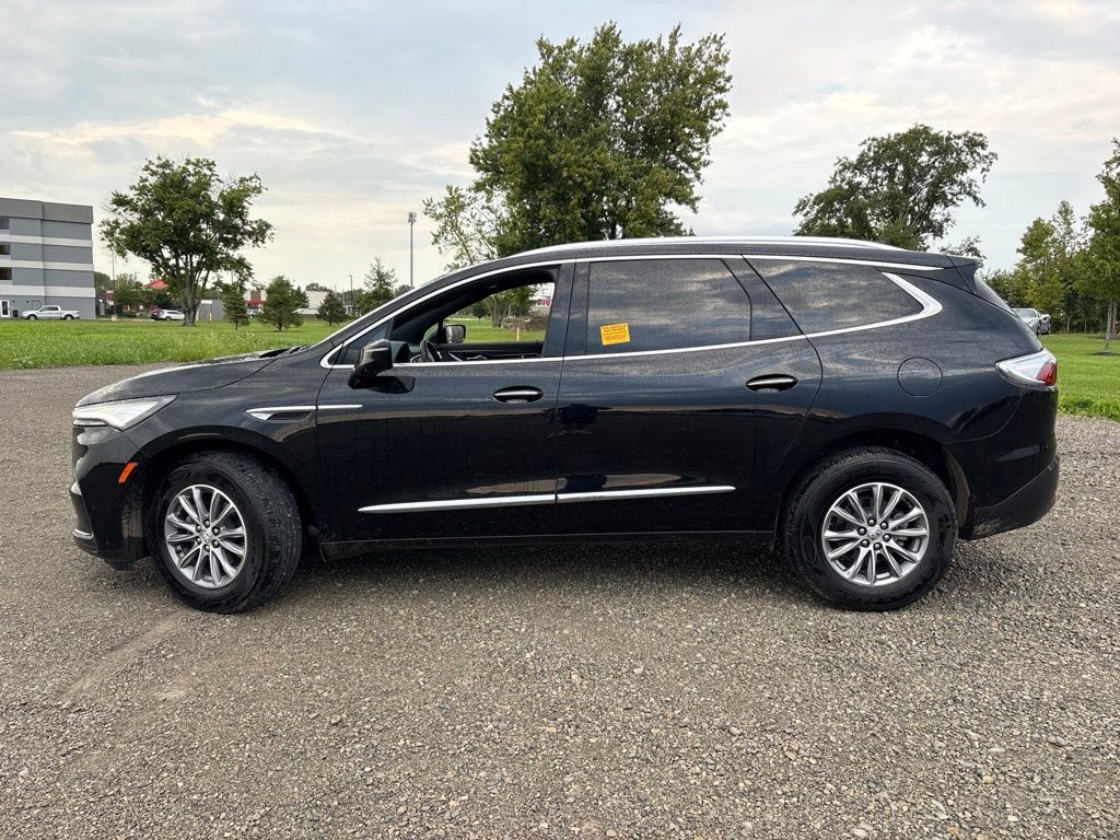 Used 2024 Buick Enclave Essence w/ Sound and Sites Package AWD/4WD image 6