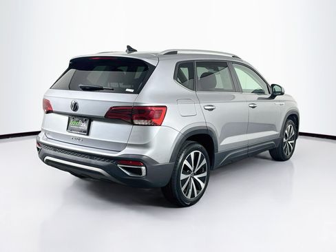 Used 2024 Volkswagen Taos SE FWD image 9