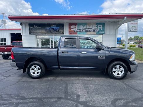 Used 2017 RAM 1500 Classic SLT AWD/4WD image 2