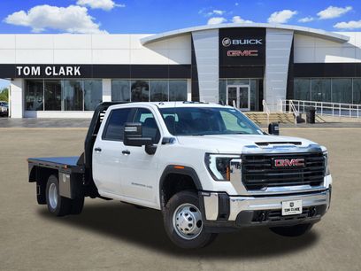 New 2025 GMC Sierra 3500 Pro w/ Convenience Package