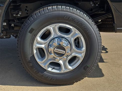 New 2026 Ford F250 XLT image 28