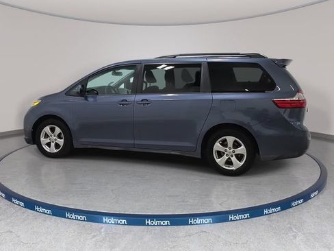 Used 2015 Toyota Sienna LE FWD image 9