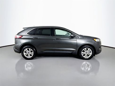 Used 2019 Ford Edge SEL image 3