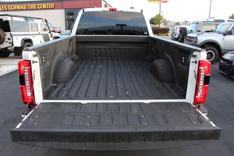 Used 2025 Ford F250 XLT w/ Black Appearance Package AWD/4WD image 15