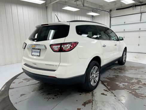 Used 2015 Chevrolet Traverse LT FWD image 3