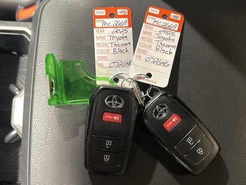 Used 2025 Toyota Tacoma SR image 26