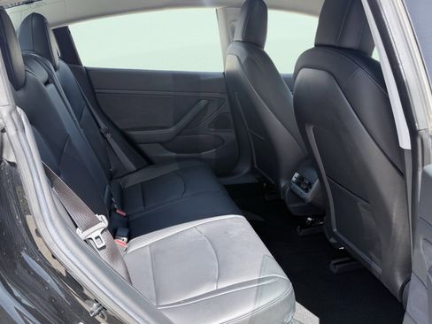 Used 2018 Tesla Model 3 Long Range image 41