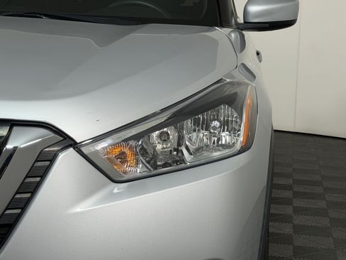 Used 2020 Nissan Kicks SV FWD image 10
