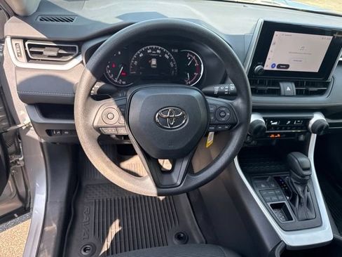 Used 2023 Toyota RAV4 LE AWD/4WD image 14