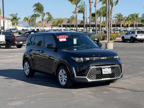 Used 2024 Kia Soul LX FWD image 3