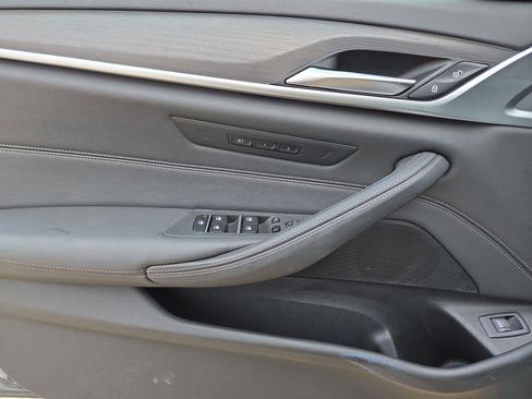 Used 2023 BMW 530i RWD image 15