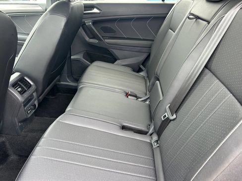 Used 2024 Volkswagen Tiguan SE R-Line FWD image 17