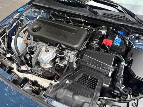 Used 2025 Honda Civic Sport image 31