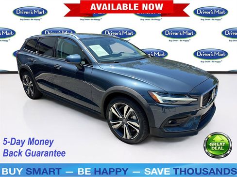 Used 2025 Volvo V60 B5 Cross Country Plus AWD/4WD image 1