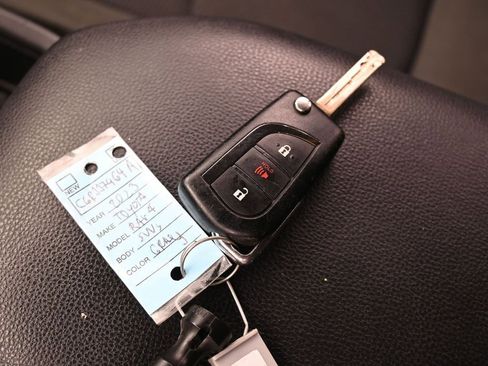 Used 2023 Toyota RAV4 LE image 18