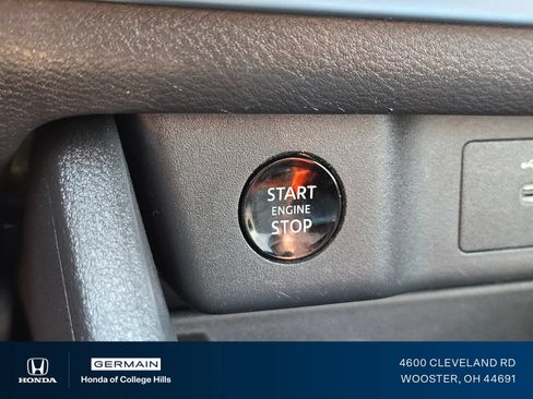 Used 2024 Nissan Rogue SV FWD image 25