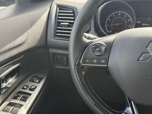 Used 2022 Mitsubishi Outlander Sport SE FWD image 10