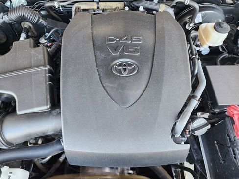 Used 2021 Toyota Tacoma SR5 RWD image 25