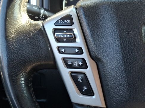 Used 2021 Nissan Titan SV w/ SV Convenience Package image 21