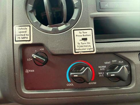 Used 2022 Ford E-350 and Econoline 350 Super Duty RWD image 18