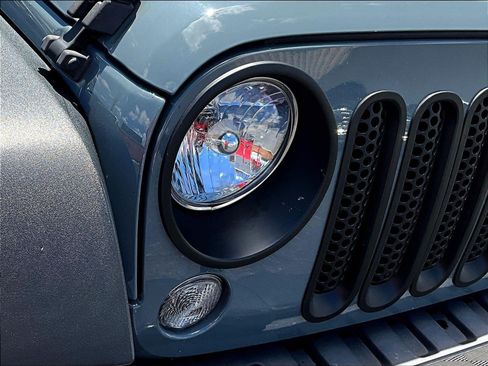 Used 2015 Jeep Wrangler Rubicon w/ Power Convenience Group AWD/4WD image 31