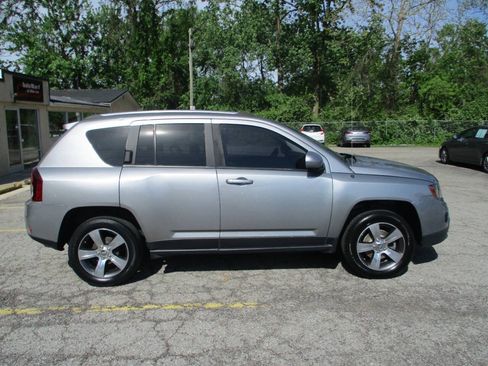 Used 2017 Jeep Compass High Altitude FWD image 10