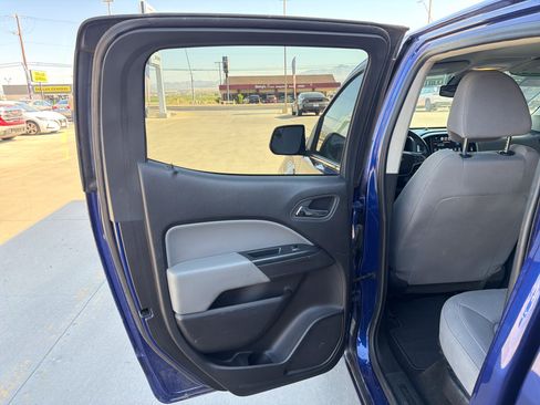 Used 2016 Chevrolet Colorado LT w/ LT Convenience Package RWD image 7
