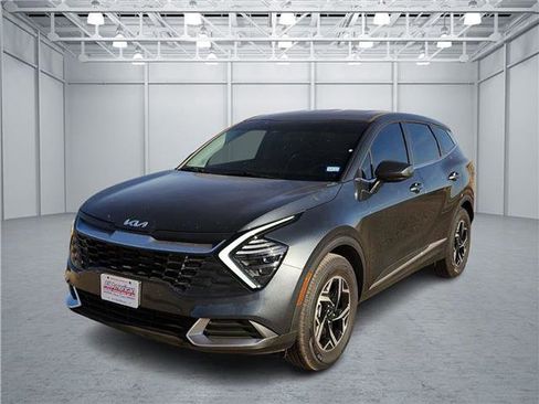 Used 2025 Kia Sportage LX image 1