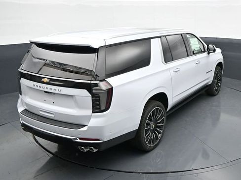 New 2026 Chevrolet Suburban High Country AWD/4WD image 40