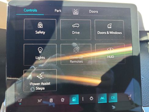 Used 2025 Cadillac Escalade ESV Sport w/ Touring Package image 28