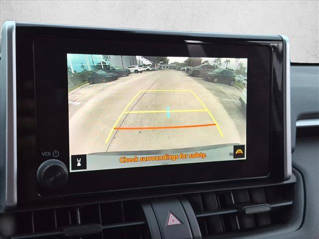 Used 2024 Toyota RAV4 LE FWD image 21