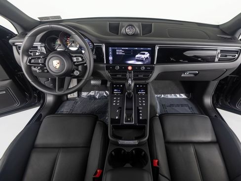 Certified 2026 Porsche Macan Turbo AWD/4WD image 34