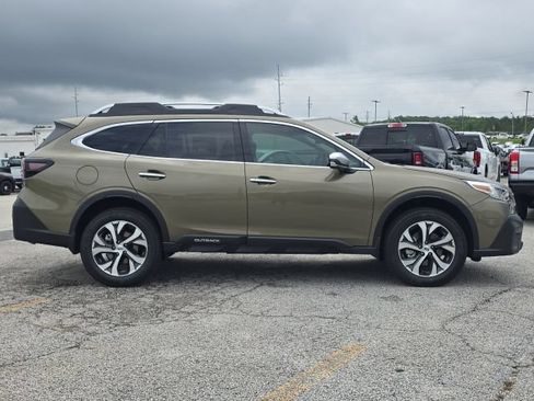 Used 2020 Subaru Outback Touring XT AWD/4WD image 6