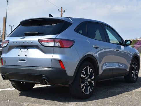 Certified 2022 Ford Escape SE w/ SE Sport Appearance Package image 5
